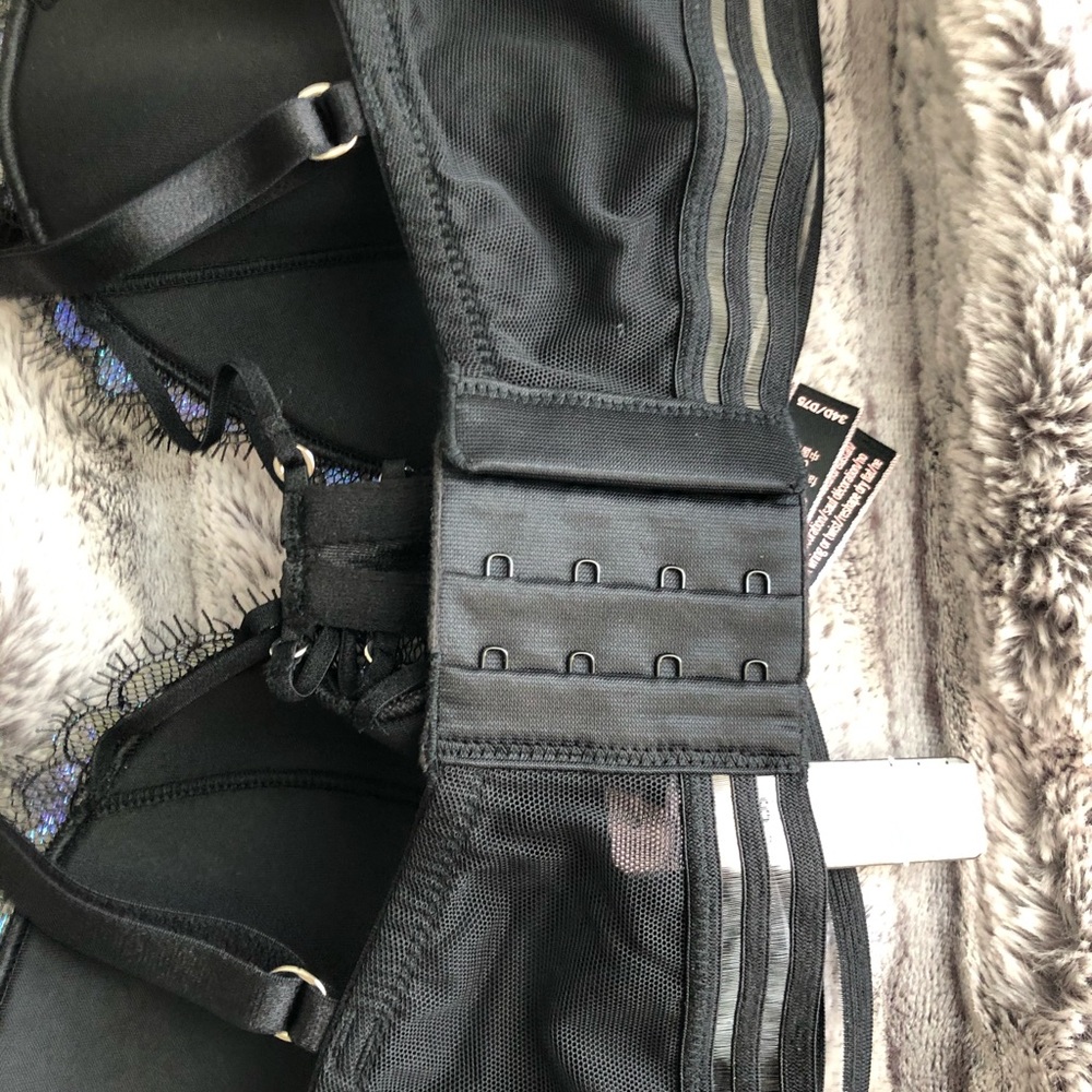 VS Bra - Picture 2 of 2